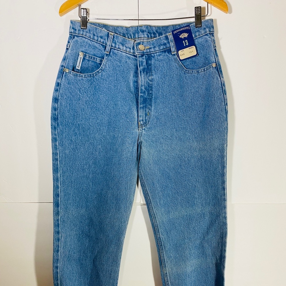 Pensamiento NWT  vintage high rise mom jeans